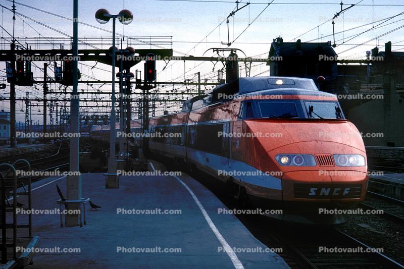 TGV, trainset, Streamlined, train station, platform