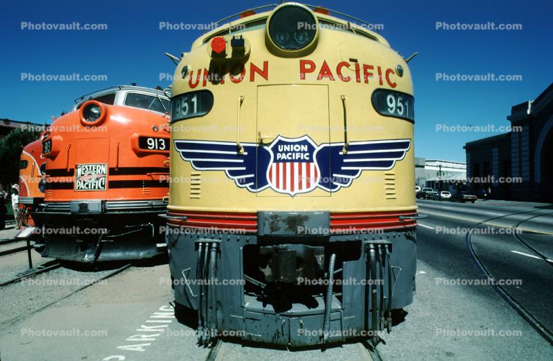 Union Pacific, Diesel Electric Locomotive head-on, Western Pacific, F-Unit