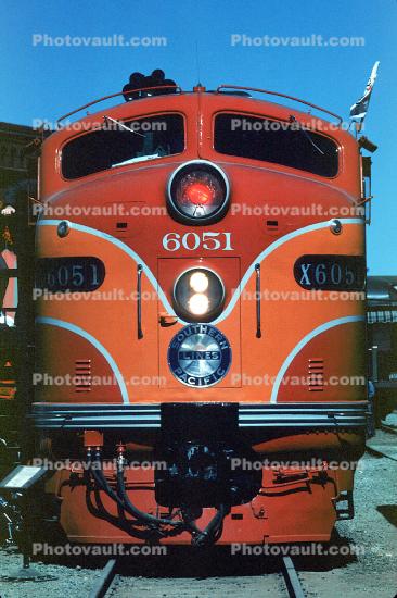 SP 6051, Southern Pacific, Diesel Electric Locomotive head-on, F-Unit