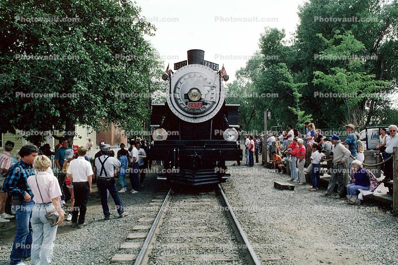 X2472, Southern Pacific Railroad, 4-6-2, SP 2472, Spectators, crowds