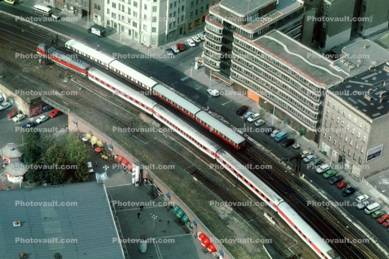 Passenger Railcar, Berlin, Curve