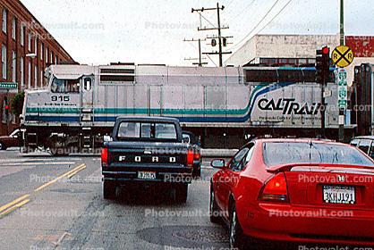 JPBX 915, EMD F40PH-2, Townsend and 7th street intersection, SOMA, Joint Powers Board (CalTrain)