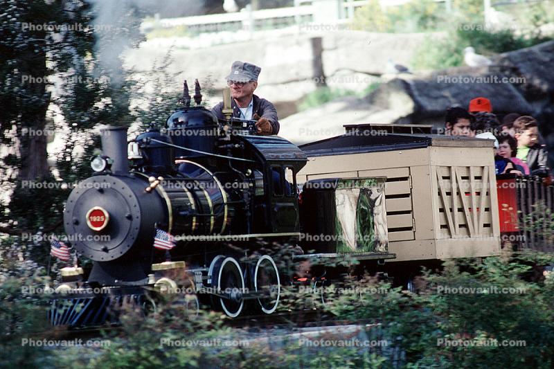 Little Puffer, San Francisco Zoo, Miniature Steamer, Rideable Miniature Railway, Live Steamer