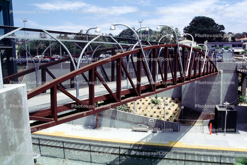Coaster Train, Solana Beach station, footbridge