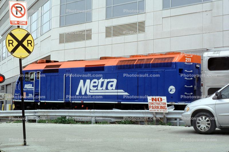 Metra, METX 211, EMD F40PHM-2, Cars, Crossing, Caution, warning, April 2004