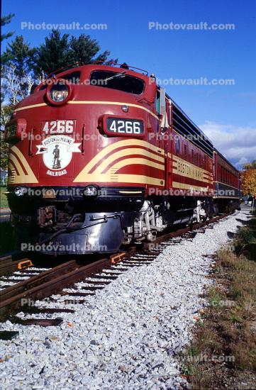 BM 4266, EMD F7A, Boston and Maine Railroad, Conway New Hampshire, F-Unit