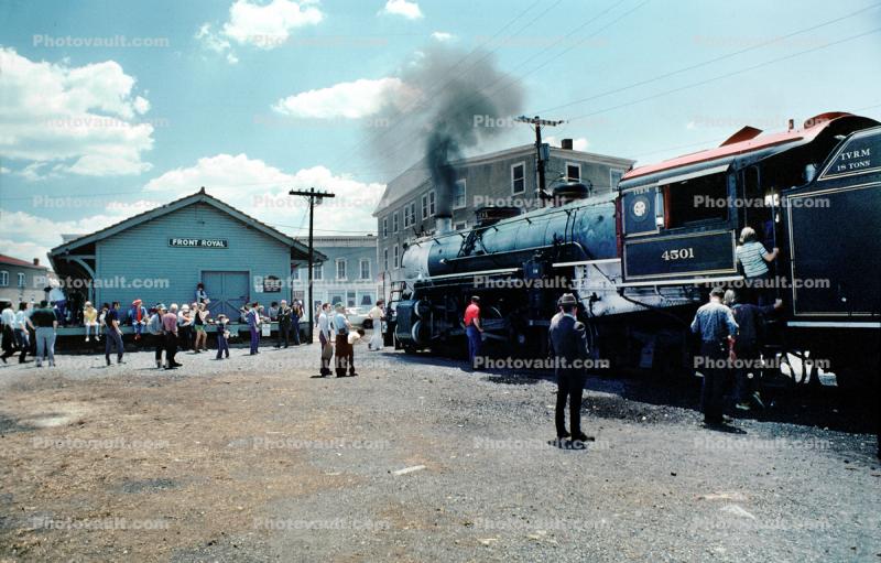 Southern Railway 2-8-2 Pacific #4501, Mikado Steam Enginet, Front Royal, June 1976, 1970s