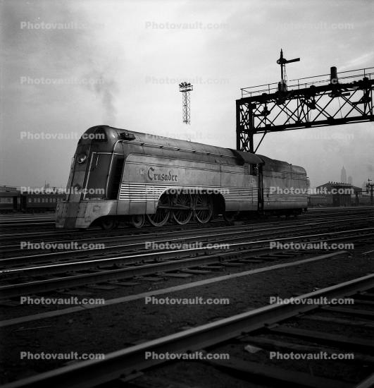 RDG 118, 4-6-2, Reading Railroad Crusader, streamlined express locomotive, art deco, Reading RDG Plainfield New Jersey, March 29 1947