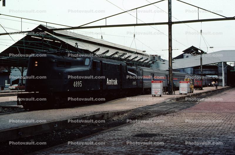 GG-1 Electric Locomotive, #4895, platform, railway station, Harrisburg