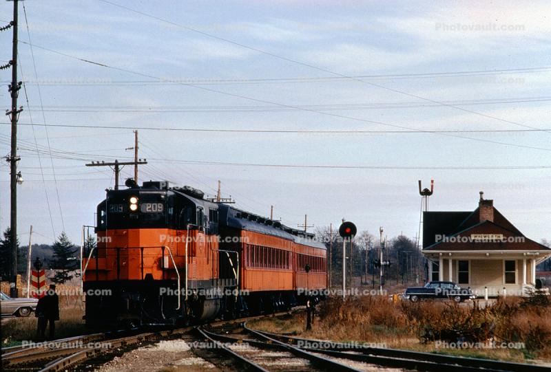 GP9 209, Walworth Train Station, Depot, Whitewater, 1989 MRHA