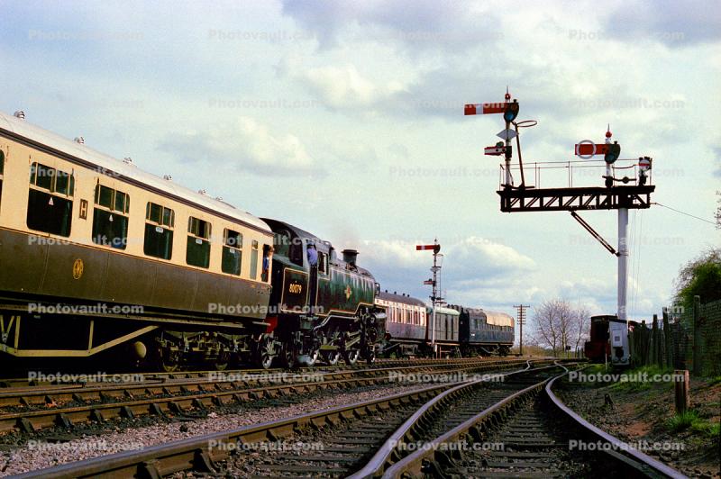 GWR 80079, Train Signals, tracks