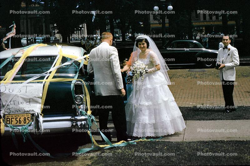 Bride and Groom, Just Married, Chevy, Chevrolet, 1950s