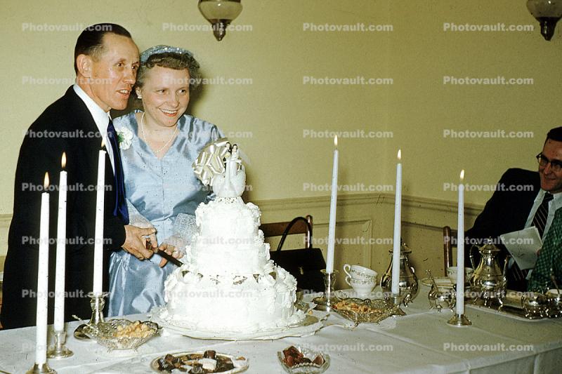 Bride and Groom, cake, 1940s