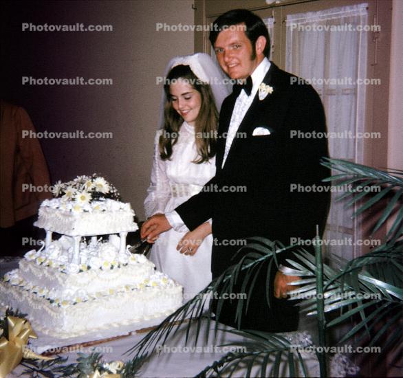Bride and Groom, cake, 1960s