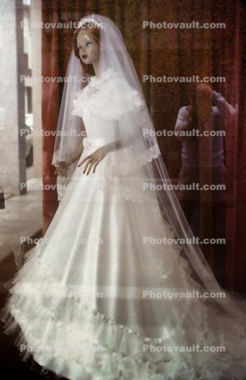 Window Display, Bride, Dress