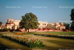 Rambagh Palace Hotel Jaipur, Gardens, building, Rajasthan, CAIV02P05_11.0627