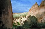 Cappadocia (Kapadokya), Cliff Dwellings, Cliff-hanging Architecture, CAUV01P14_02
