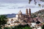 Santa Prisca Cathedral, Cathedral of Taxco, Taxco, Guerrero, Hillside, Houses, Homes, CBMV04P11_03