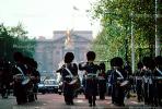 Queen Victoria Memorial, London, Guards, Buckingham Palace, CEEV02P09_10