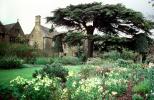 landscape, gardens, cottage, Hidcote Bartrim, near Chipping Campden, Gloucestershire, England, CEEV06P08_12