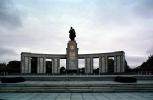 Soviet War Memorial, (Tiergarten), Statue, Berlin, CEGV02P08_06