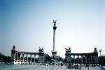 Heroe's square, Hosšk tere, Millennium Memorial, statue complex, colonnades, famous landmark, Budapest, CEHV01P01_06