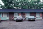 Motel, cars, building, automobile, vehicle, 1960s, CLOV02P07_15