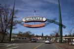 Willits Arch, standing over US Highway 101, Gateway to the Redwoods, CNCD01_117