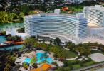 Fontainebleau Hotel, Miami Beach, Semi Circle Building, Swimming Pool, palm trees, 21 January 1995, COFV01P12_19.1736