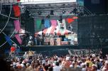 Stage, Jeff Bridges at Live Aid, Philadelphia, JFK Stadium, EMBV02P05_03