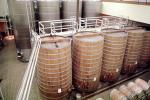 Oak Aging barrels, Wood, Wooden Barrels, Fermenting Tanks, FAWV02P02_12