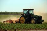 Tractor, Farmfield, dust, Esparta, Yolo County, California, FMND04_017