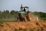 Tractor, Farmfield, dust, Esparta, Yolo County, California, FMND04_033