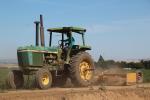 Tractor, Farmfield, dust, Esparta, Yolo County, California, FMND04_042