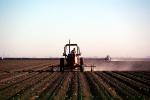 Fields, tractor, mechanization, dust, fertilizer, tank, Dirt, soil, FMNV02P13_01