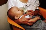 Oxygen Mask, Newborn Baby, Infant, Well Baby Clinic, Mother Breastfeeding her Child, La Leche, HHPV01P07_06B