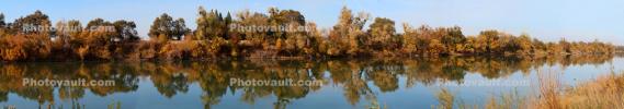 fall colors, autumn, Sacramento River, water, trees, reflection, NPND05_059B