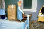 Heidi runs to every window, Bedroom, Woman, diorama, 1950s, PCDV02P04_01