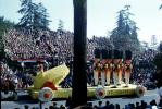 Toy Tin Soldiers, cannon, float, crowds, 1950s
