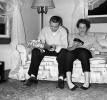 Presents, Couple, Sofa, smiles, 1950s, PHCV03P15_18