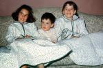 Bedtime, Couch, Boy, Girls, Brother, Sister, Pajamas, Smiles, nightwear, 1950s, PLPV05P06_02