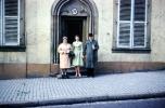 women, lady, Door, Doorway, Entrance, 1950s, PORV26P10_17