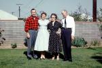 Men, Women, backyard, 1950s, PORV28P15_12
