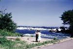 Lovers at Niagara Falls, whitewater, Beach, 1952, 1950s, RVLV07P15_03