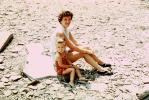 Mother, Daughter, Beach, 1950s, RVLV09P13_11