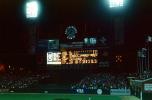 Barry Bonds 700th Home Run, Giants Baseball Stadium, Friday, Sept. 17, 2004, SBBV03P06_12
