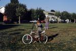 Stingray Bicycle, Boy, girl, Lawn, 1960s, SBYV04P06_13