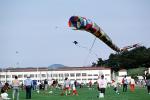 Spiral Tube Kite, crowds, building, People Flying a Kite, SKTV01P03_15