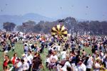 Crowds, People, Opening Day, Crissy Field, Celebration, 6th May 2001, SKTV01P15_03