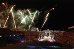 Celebration, Fireworks over Olympic Stadium, crowd, SOLV01P06_12